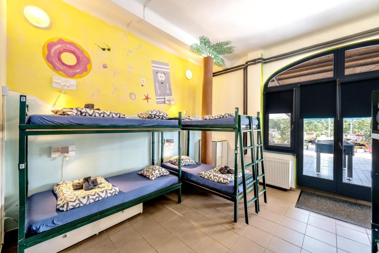 بيت شباب آيلاند بودابست المظهر الخارجي الصورة Hostel in Prague