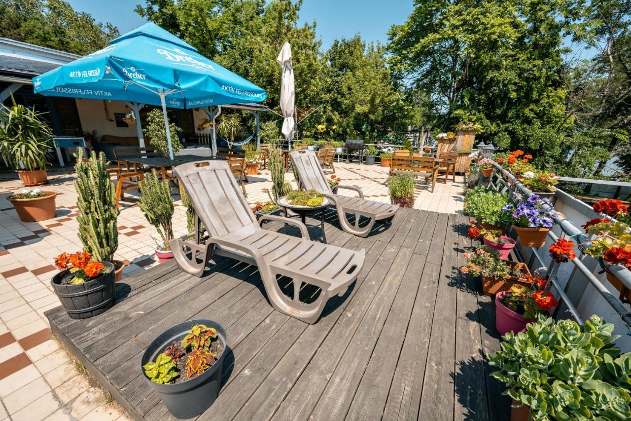 بيت شباب آيلاند بودابست المظهر الخارجي الصورة Rooftop garden