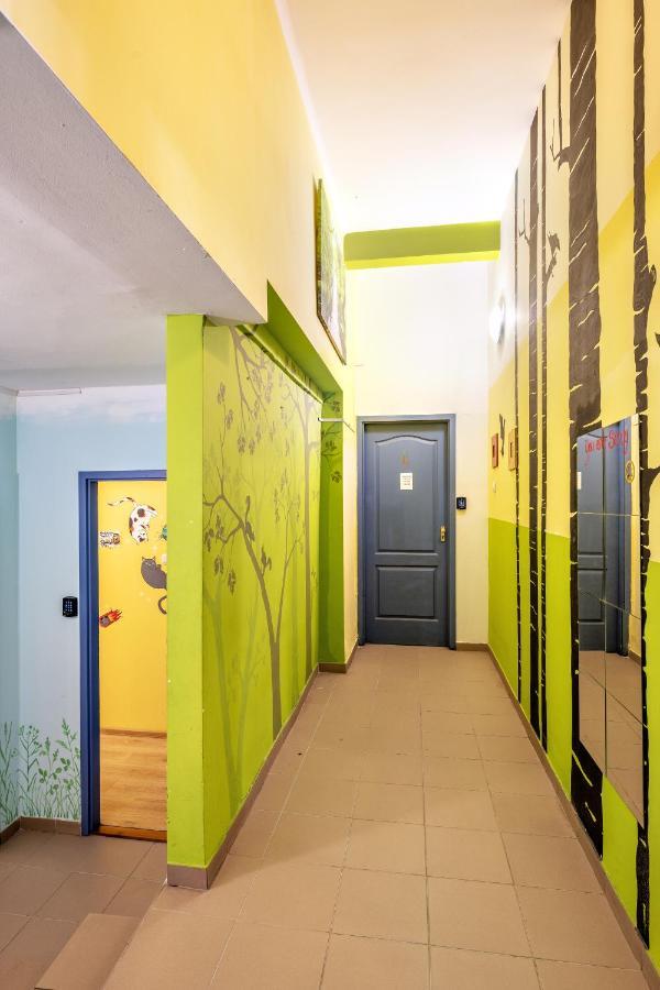 بيت شباب آيلاند بودابست المظهر الخارجي الصورة A corridor in a hostel