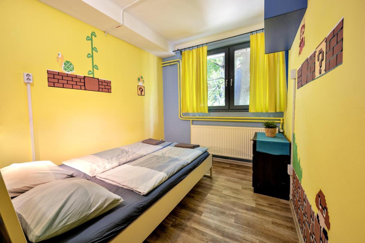 بيت شباب آيلاند بودابست المظهر الخارجي الصورة A room at the first Minecraft Hotel in Berlin, Germany