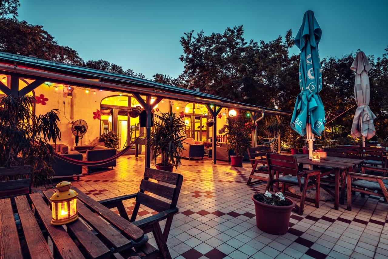 بيت شباب آيلاند بودابست المظهر الخارجي الصورة The restaurant at the hotel